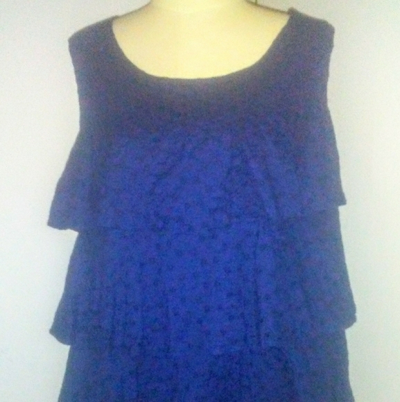 Merona Tops - Sleeveless Blue 4 Tiered Eyelet Top XL